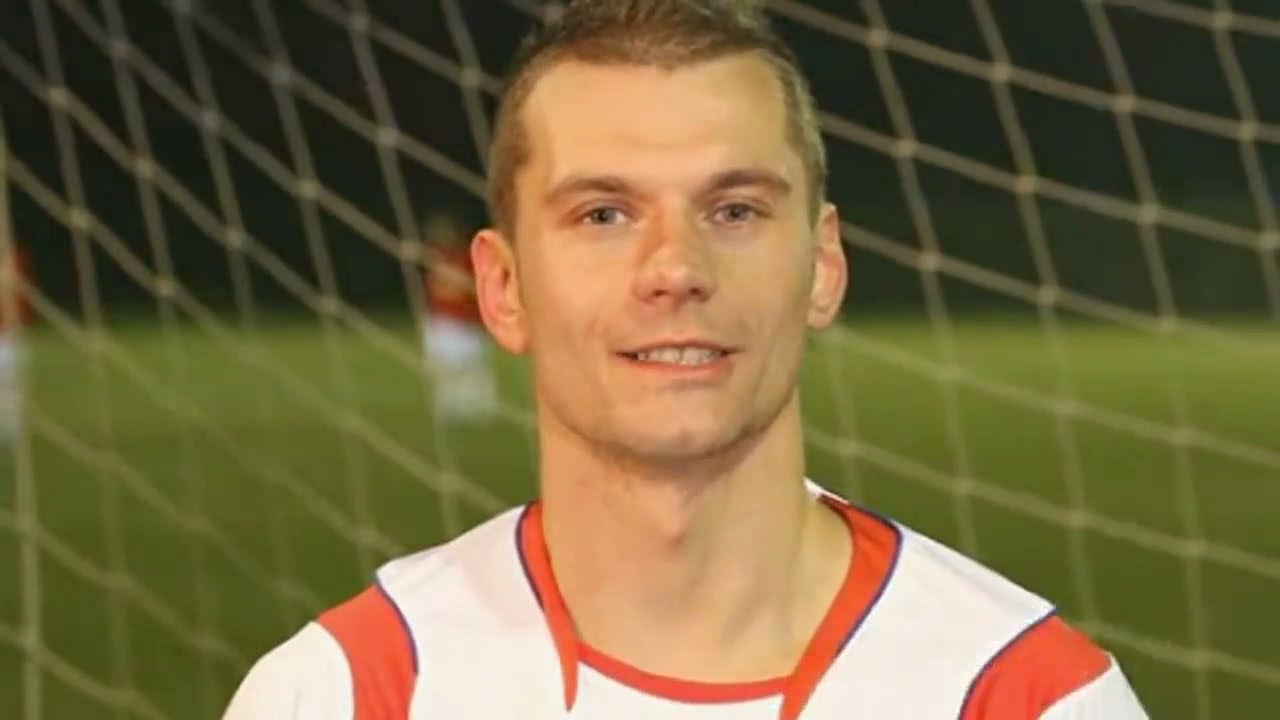 Lire la vidéo YouTube, voir légende ci-après