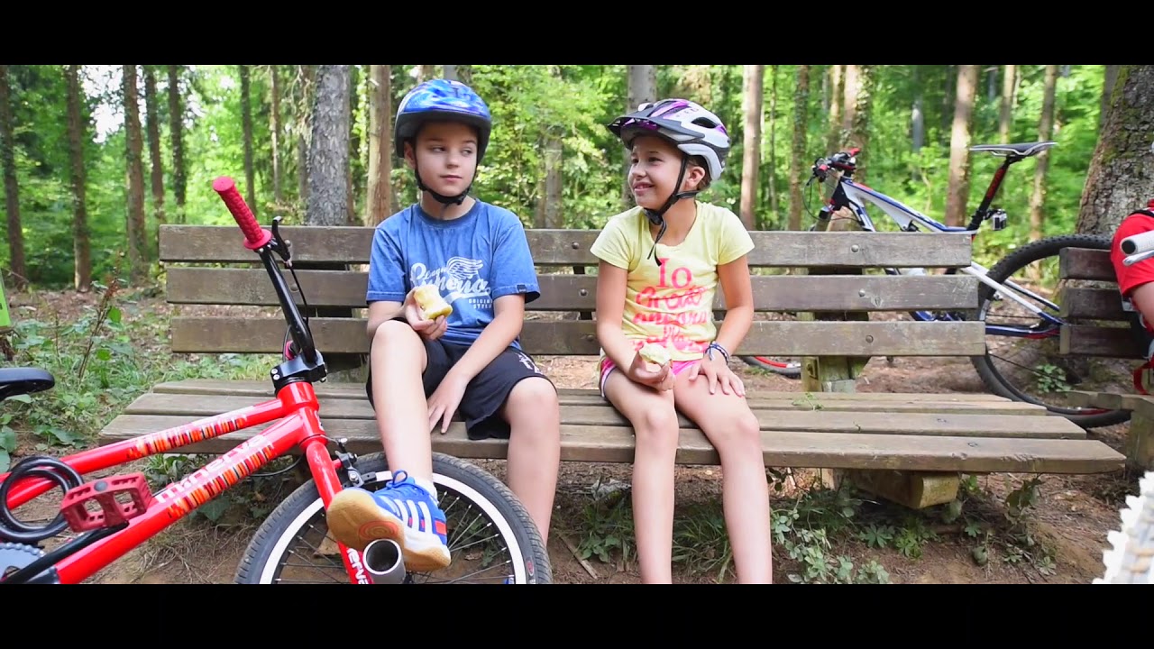 Lire la vidéo YouTube, voir légende ci-après