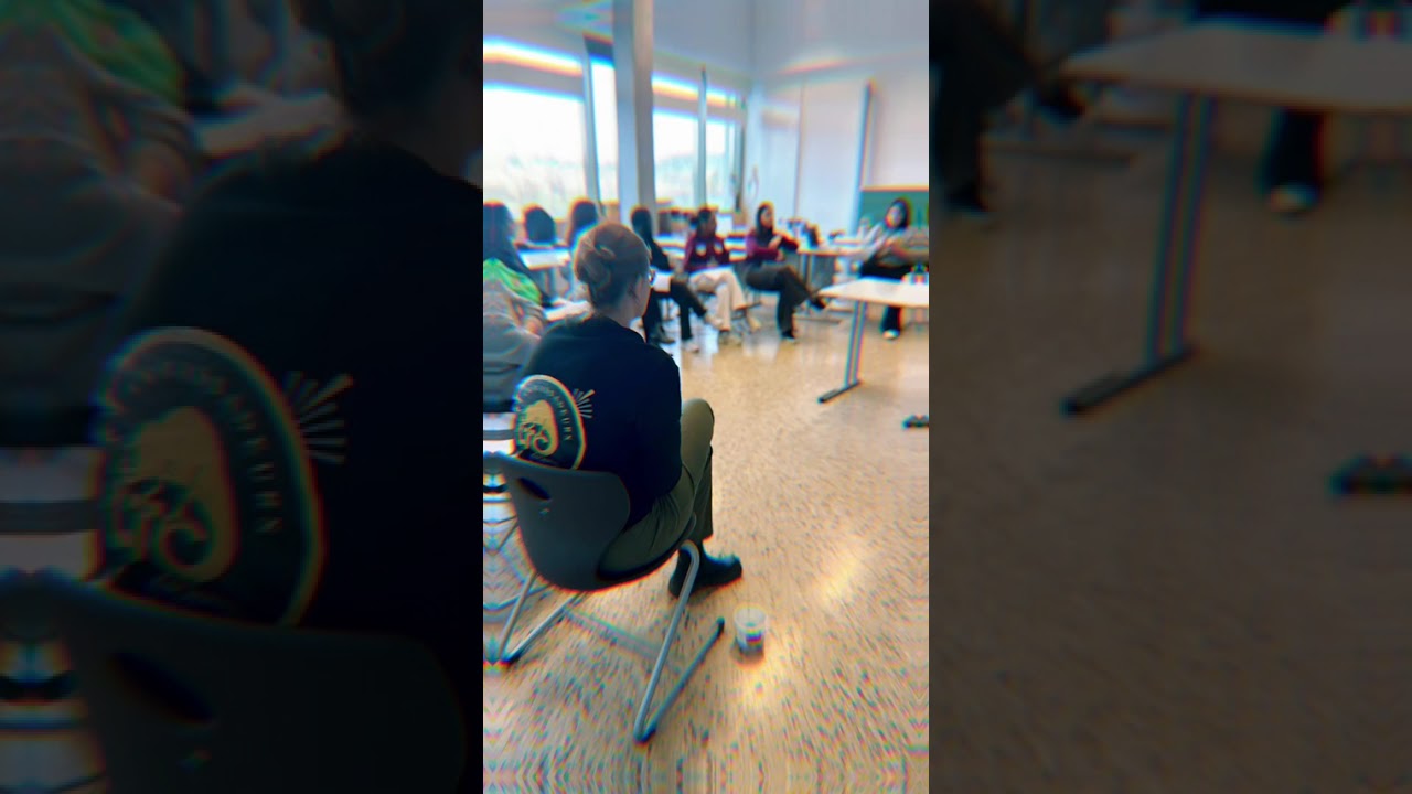 Lire la vidéo YouTube, voir légende ci-après